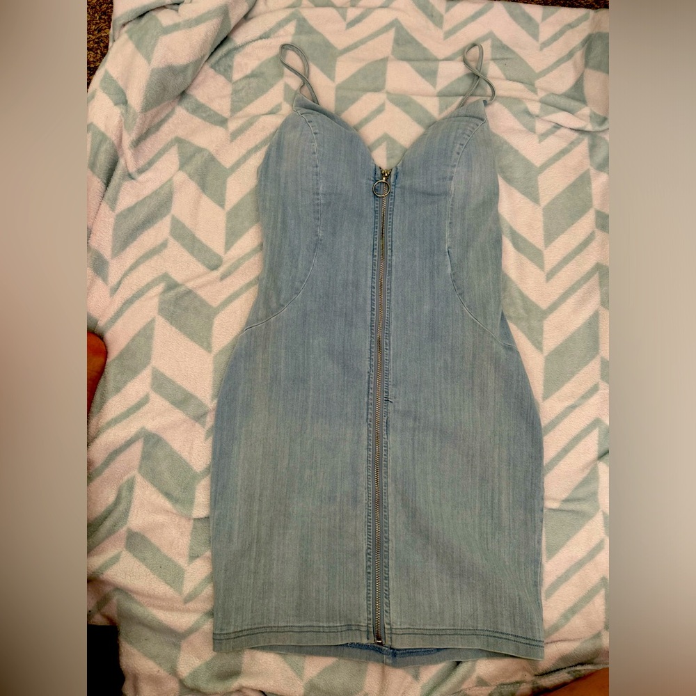 Denim zip up dress 🩵